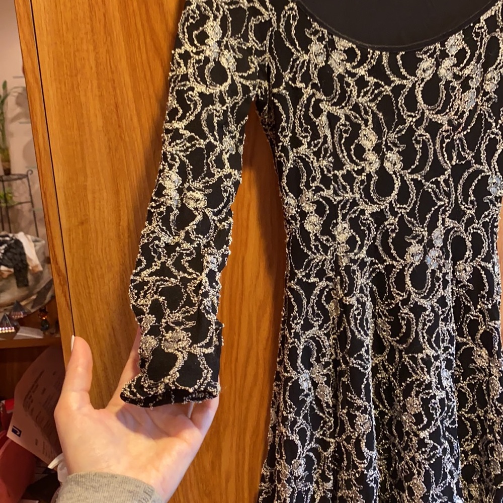 Cache dress - Picture 3 of 5